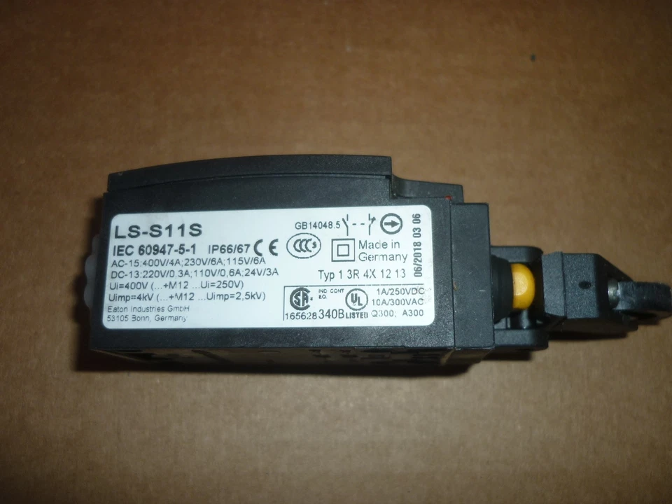 Eaton Endschalter LS - S11S Kunststoff mit Rollenstößel 2 Stück - Bild 3 von 4