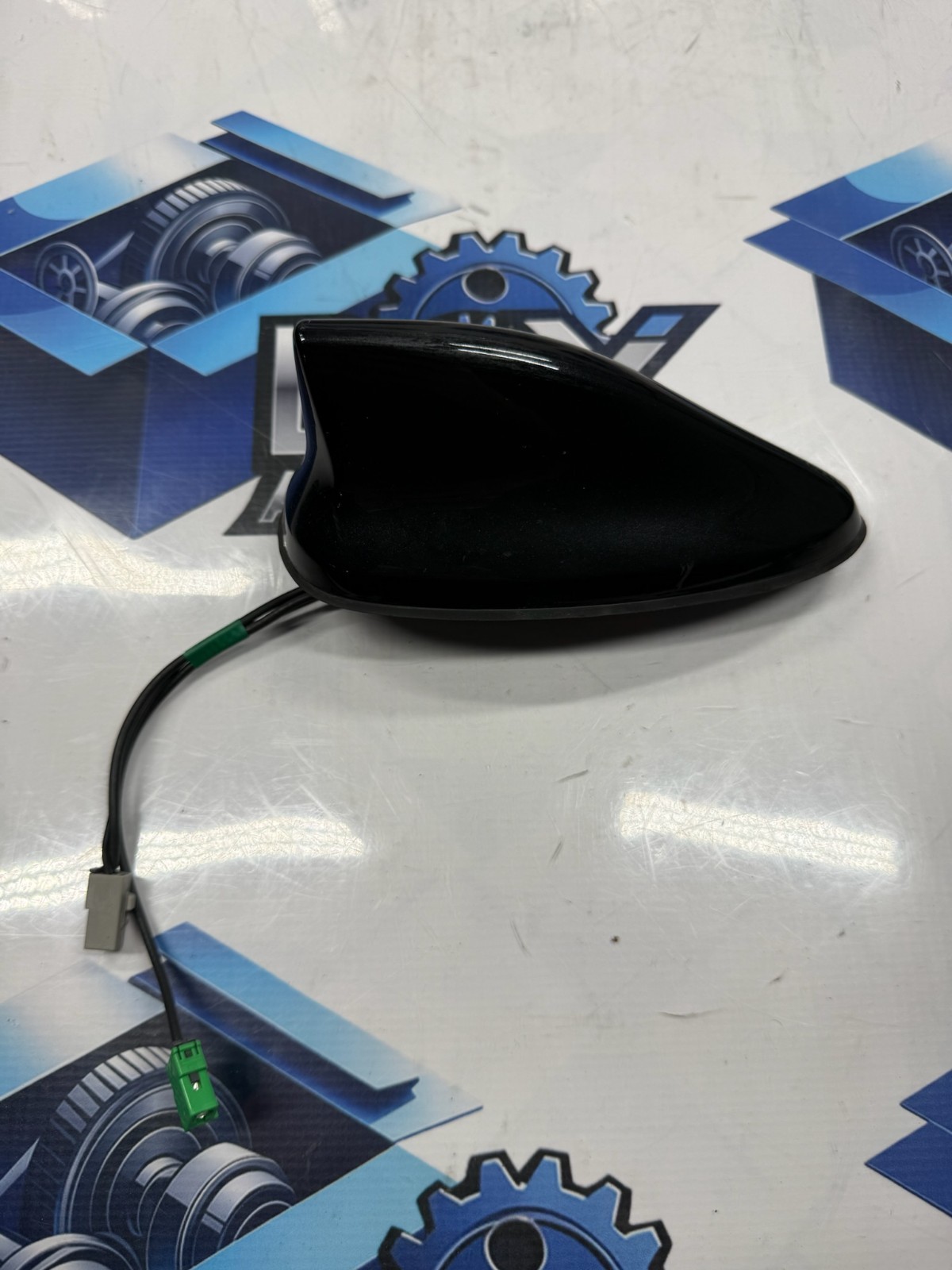 2018-2020 Nissan Rogue Shark Fin Antenna 282087FH0A OEM