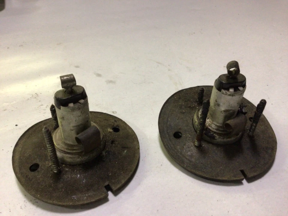 Triumph Spitfire Juego de Carcasas de Luz Marcadora con Botas de Goma L760 / L761 Foto 4 de 4