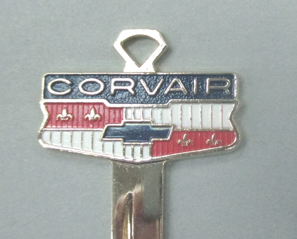 Juego de llaves de 3 piezas Chevrolet Corvair 1963 de oro amarillo raro pajarita llaves nuevas B-10 Foto 2 de 4