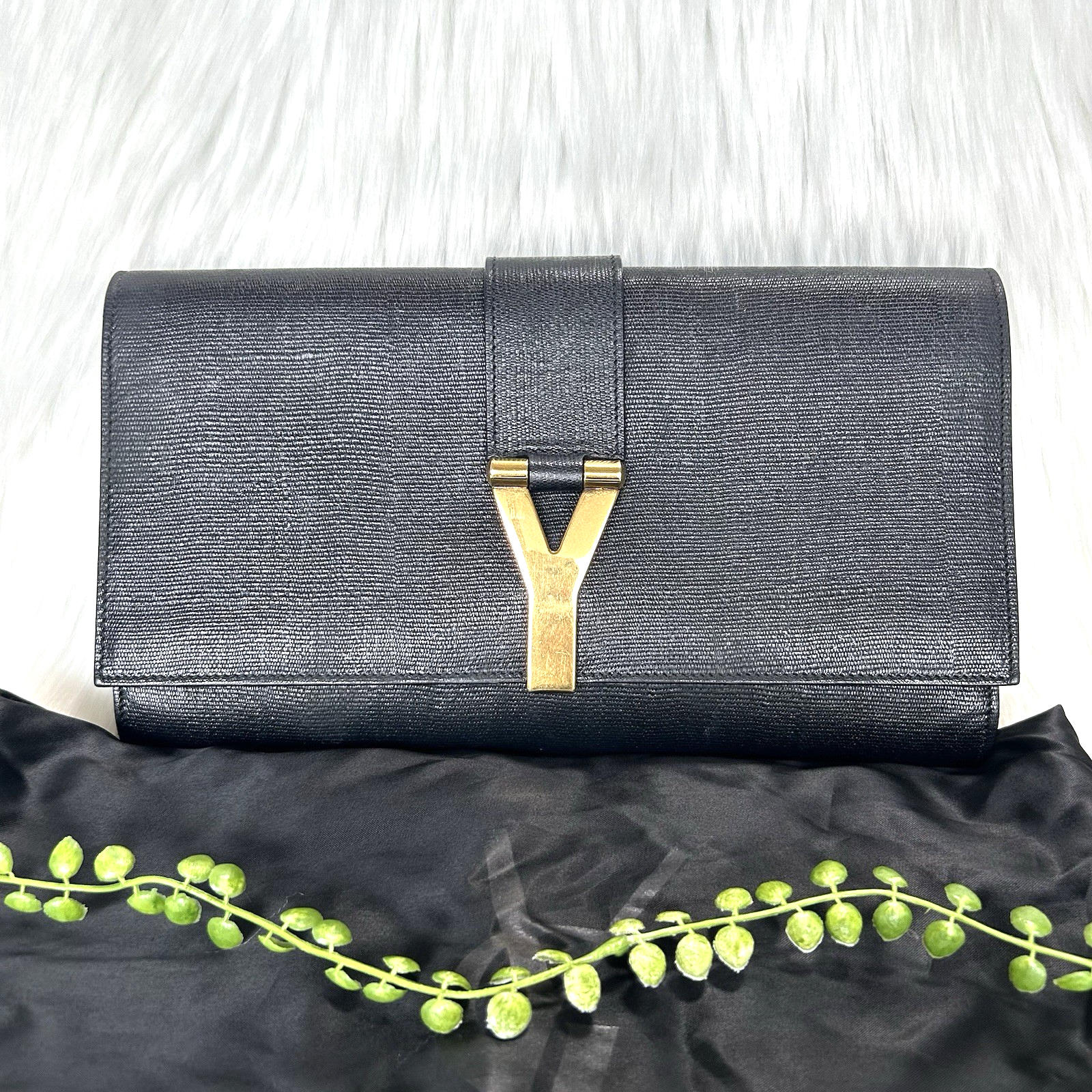 Borsa pochette Yves Saint Laurent linea Y in pelle nera