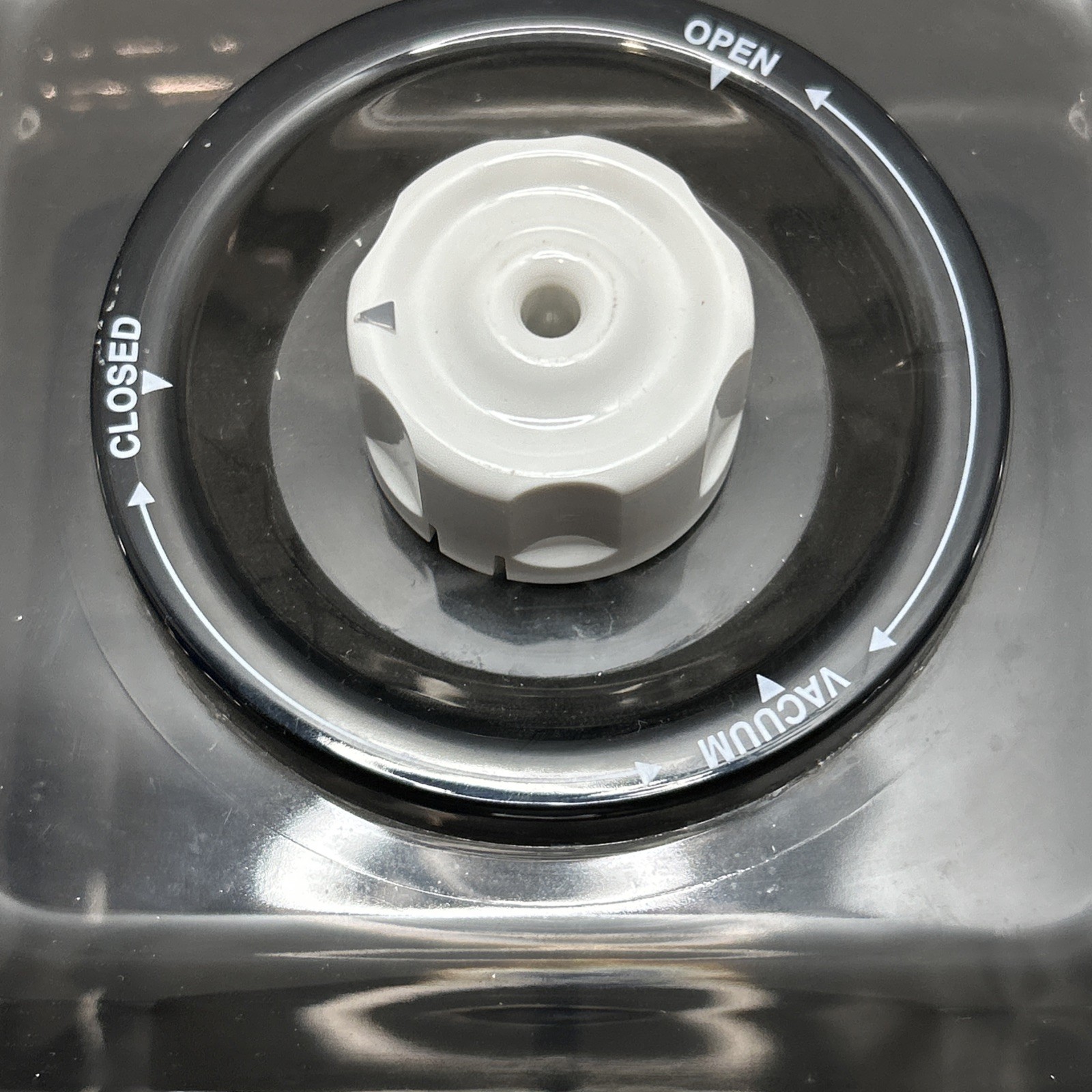 FoodSaver Square Canister 2 1/4Qt. Vacuum Container Storage Marinate 9”x 9”x 4”