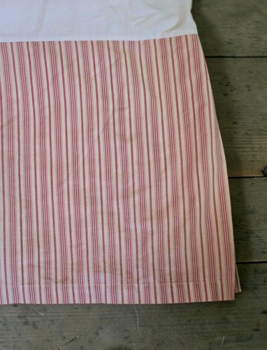 Pottery Barn Red Cream Pin Stripe Cotton King Bed Skirt Dust Ruffle 13 Inch Drop