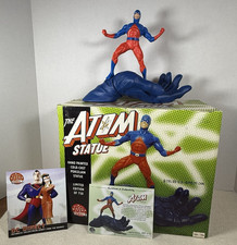 The ATOM statue HAND OF BATMAN ~ ( NEVER DISP...