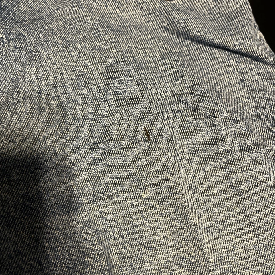 Pantalones cortos de jean vintage Y2K Tommy Hilfiger para hombre 30 lavado claro (con pocas manchas ligeras) Foto 3 de 4