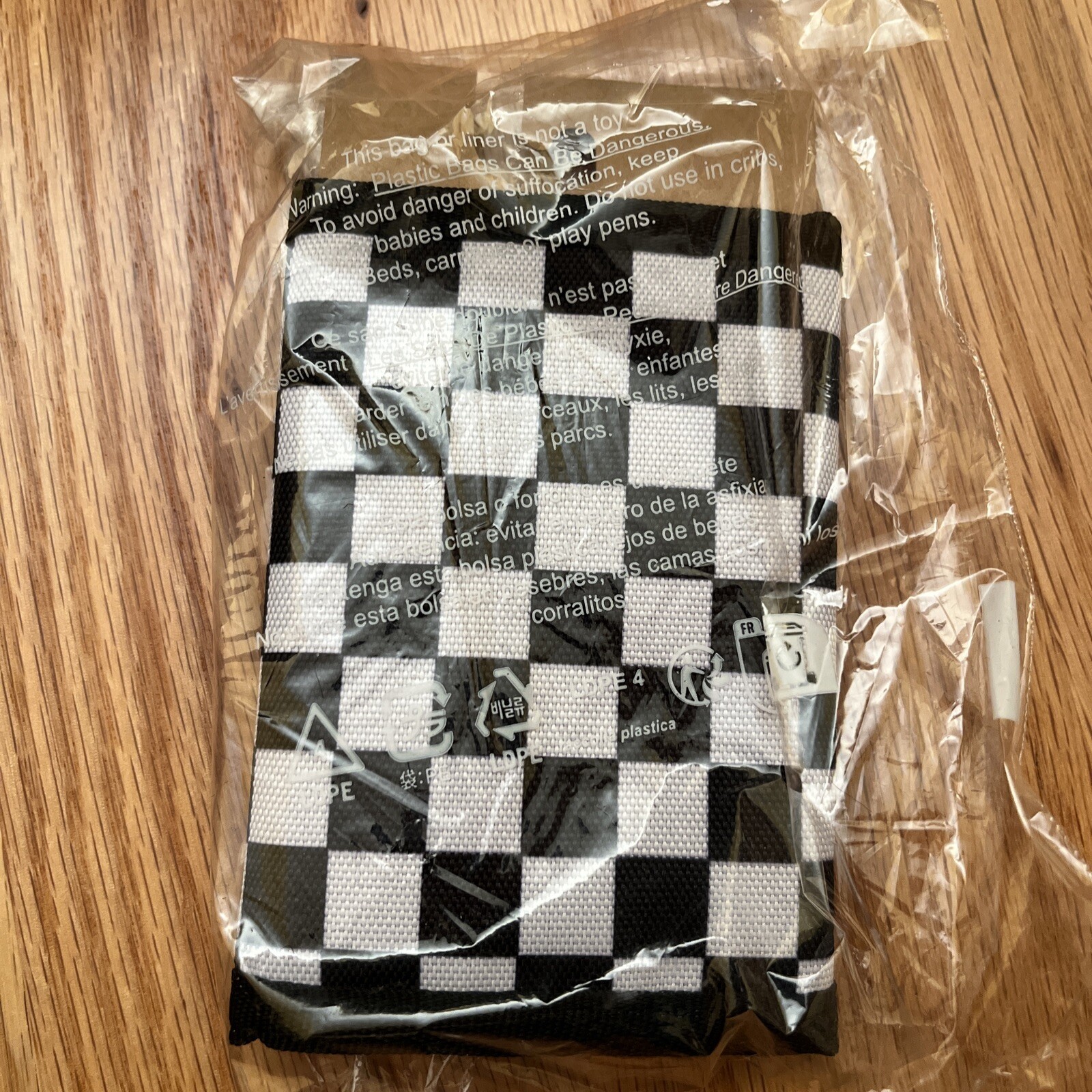 VANS Men’s Slipped Tri Fold Black/White Checkered Wallet