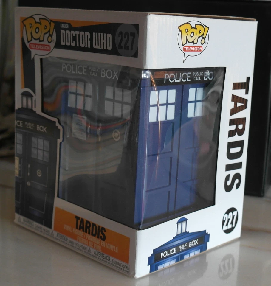 Funko Pop! BBC Doctor Who n°227 : TARDIS - Immagine 4 di 4
