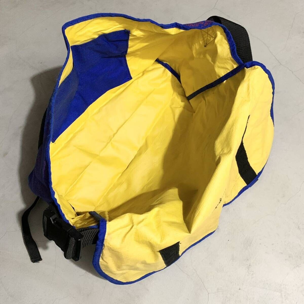 90s POP SHOP Keith Haring Extra Large Messenger Bag Made in 90s POP SHOP Keith Haring Extra Large Messenger Bag Made in