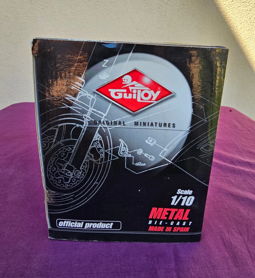 Prodotto ufficiale MotoGP da collezione - Modellino Honda MotoGP RV211V - Immagine 4 di 4