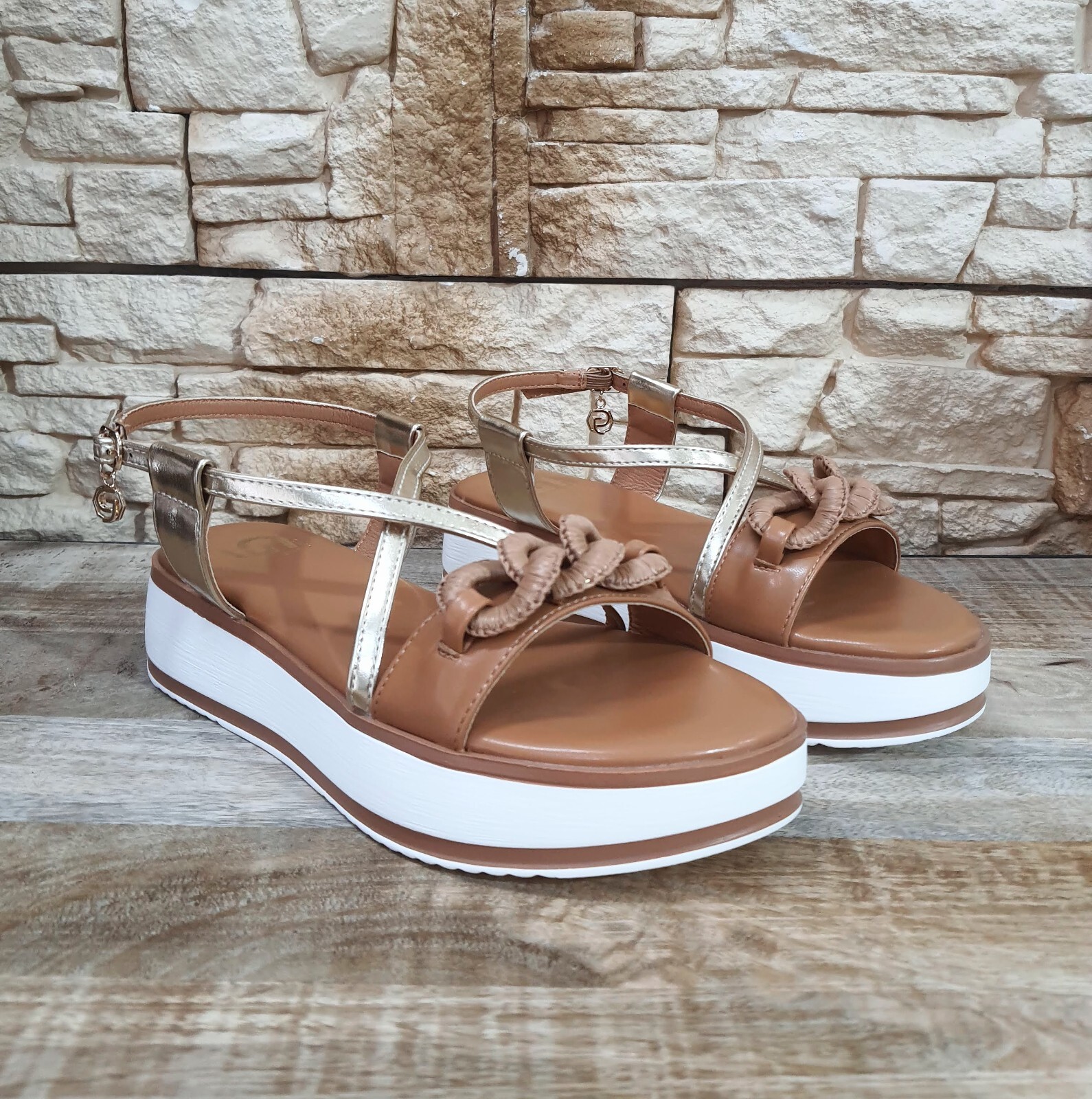 Sandalias Mujer Camel Oro Y Oro Con Cuña GH76 Sandal Plataforma Moda Verano 2025