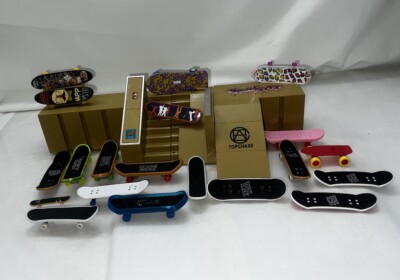 Lot of Tech Deck Finger Board Skateboards, Ramps Top Chase Star Wars