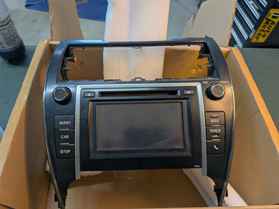 2012-15 Toyota Camry stereo head unit for standard trims  LE, SE, and XLE