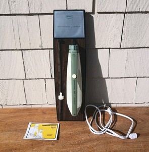 Vintage Hamilton Beach Scovill Electric Knife Model 297-4 - Wall Mount - Green