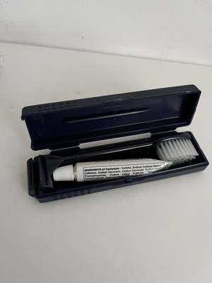 LUFTHANSA. Zahnbürste aus Lufthansa Amenity Kit. Lufthansa Reisezahnbürste.