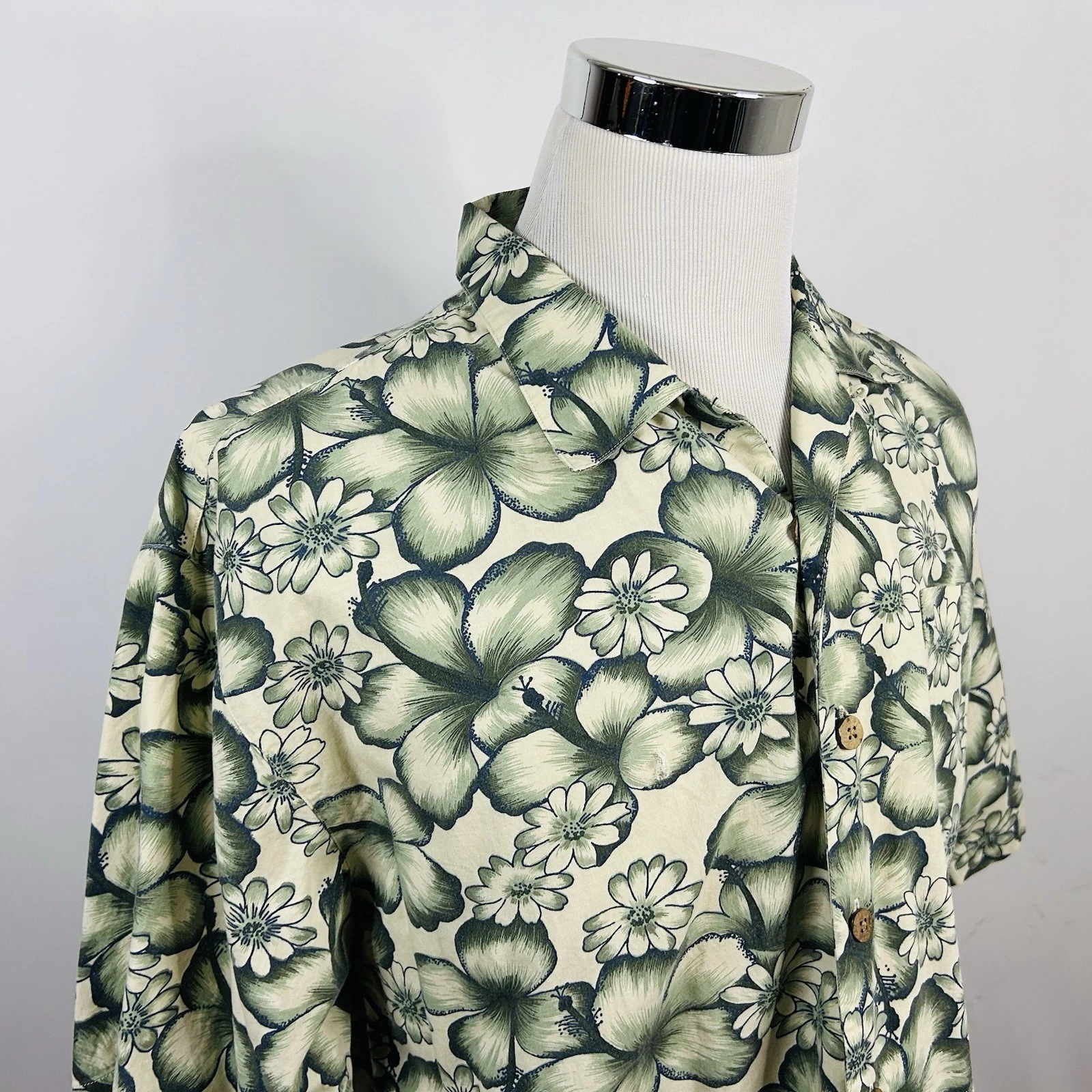Tommy Bahama Large Hawaiian Aloha Shirt Floral Print Green Ivory Cotton Rayon