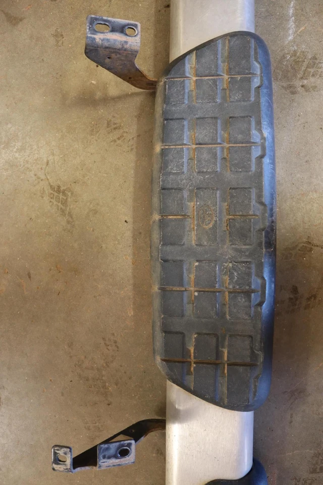 Toyota Tundra 2007-2021 doble cabina lado conductor izquierdo estribo OEM Foto 3 de 4