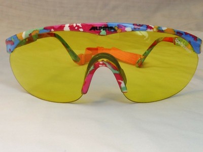 who repairs sunglasses