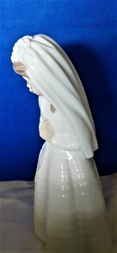 NAO by LLADRO' "Girl Praying" Figurine - Picture 2 of 6