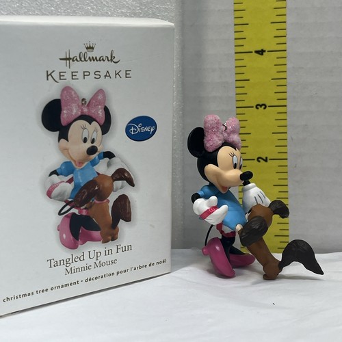 Hallmark Tangled Up in Fun Disney Minnie Mouse und Fifi Welpe Ornament Neu in OVP 2012 - Bild 5 von 14