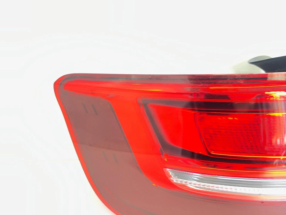AUDI A3 HATCH SPORT TAILLIGHT (LEFT OUTER) (2018-2020) 8V4 945 069 — 第 2/4 张图片