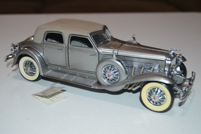 1933 Silver Duesenberg SJ Twenty Grand 1:24 Franklin Mint DieCast Model Car