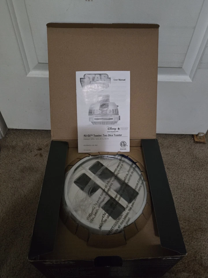 Uncanny Brand Star Wars R2-D2 Toaster And Grogu Pancake Maker Combo - Image 4 of 4