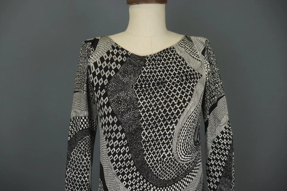 Vestido Vaina MISS SIXTY Negro Blanco Geométrico Cuello Redondo Manga Larga Talla M/L Foto 2 de 4