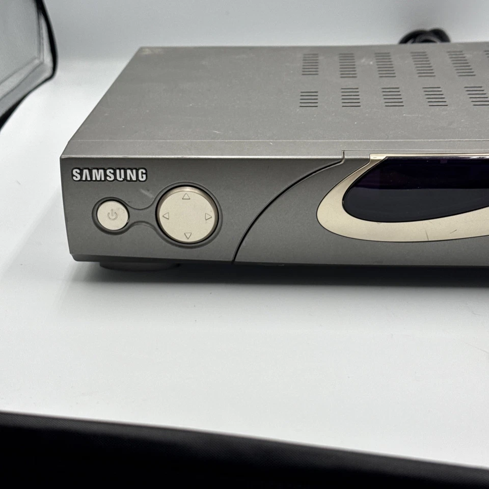 Samsung Digital Satellite Receiver DVB DSR 3800 - Image 2 of 4