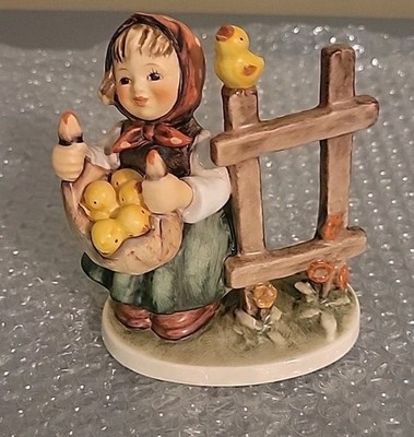 Vintage 1971 Hummel Chicken Licken 385 Goebel Figurine # 741. 4.75  COA