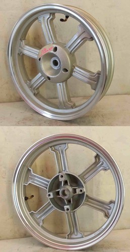 Rueda Scooter Trasero 16X2.50 Aleación De Plata 5 Razas Perno Rueda 25MM - Imagen 3 de 3
