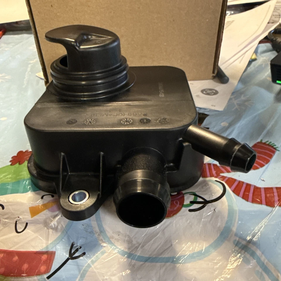 03-09 Dodge Ram 1500 2500 3500 con válvula de ventilación de respirador de cárter de 5,9 L OEM MOPAR Foto 4 de 4