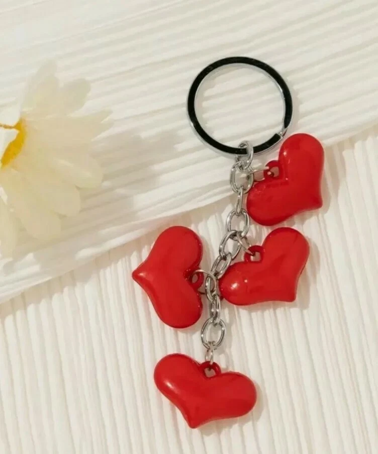 Red shop heart keyring
