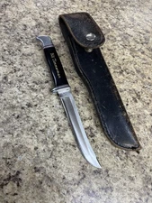 Vintage Buck 118  1950-60s Knife RARE TWO LINER! WITH LEATHER CARRY CASE.