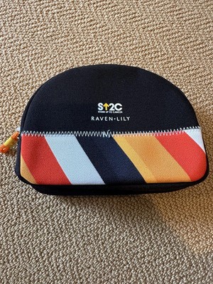 American Airlines First Class Amenity Kit Raven-Lily LEER
