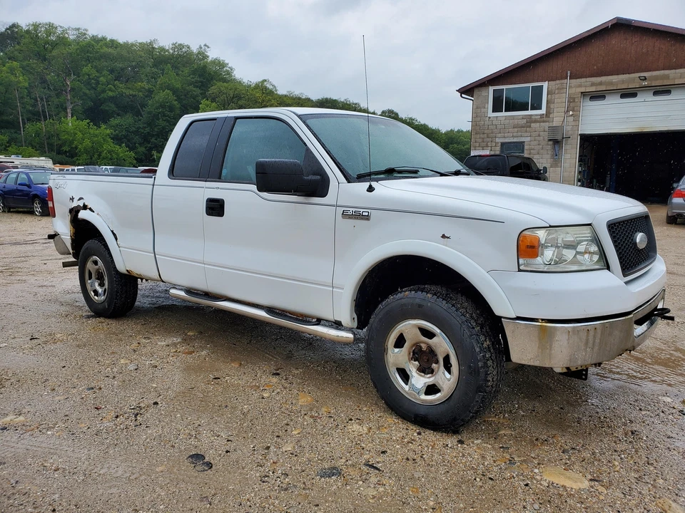 Puxador de pilar dianteiro destro interior A (cinza)(código de acabamento ME) 2004-2008 Ford F150 - Imagem 2 de 4