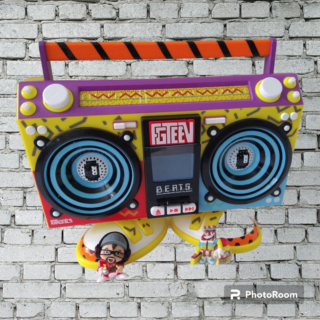 FGTeeV Mr Beats Season 4 Radio Boom Box Set Mini Figures