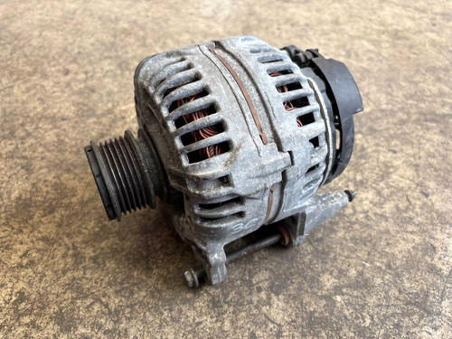Lichtmaschine VW Passat 3C Golf 5 Touran AUDI A3 TT Generator 140A 06F903023F