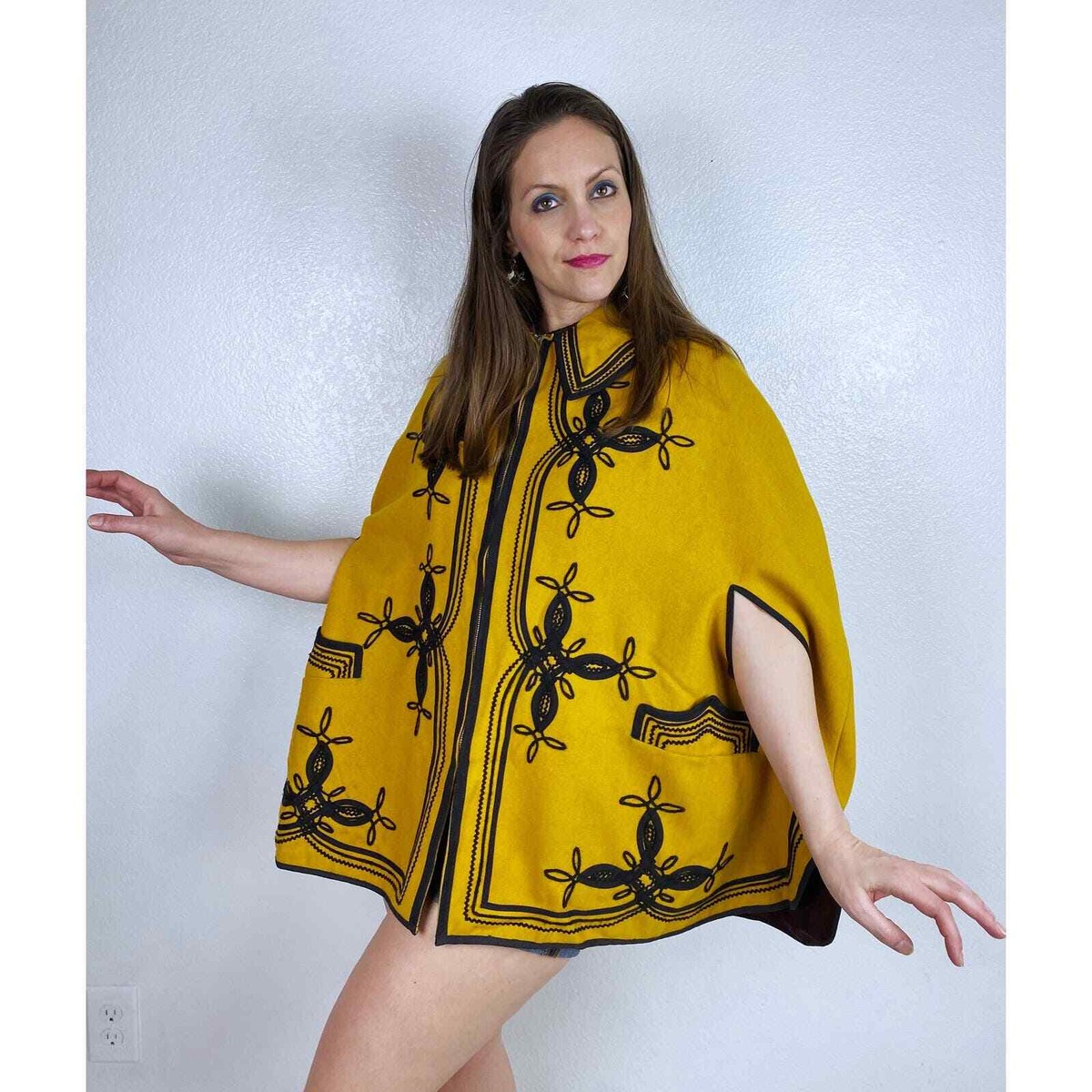 1970s～ euro vintage cape 1970s White Leather Cape | x-small/small/medium/large