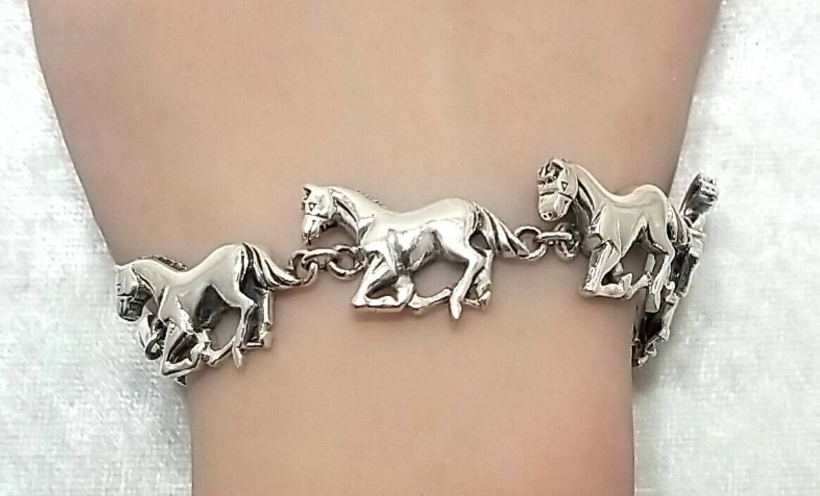 925 Sterling Silver Horse Link 7.75 925 Sterling Silver Horse Link 7.75