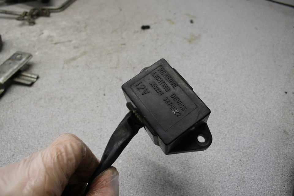 Kawasaki KZ700A 1984 unidad de iluminación deportiva de reserva E8-8715.hn Foto 2 de 4