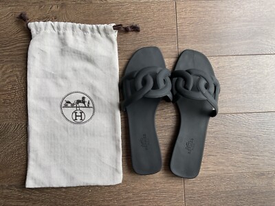 Hermès Slipper Aloha Schwarz 38