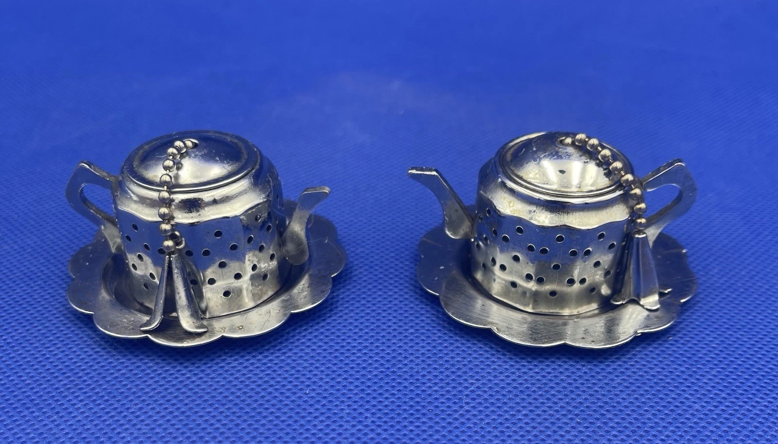 Set Of 2 Vintage 1970s Stainless Steel Metal Teapot Tea Strainers W/ Trays