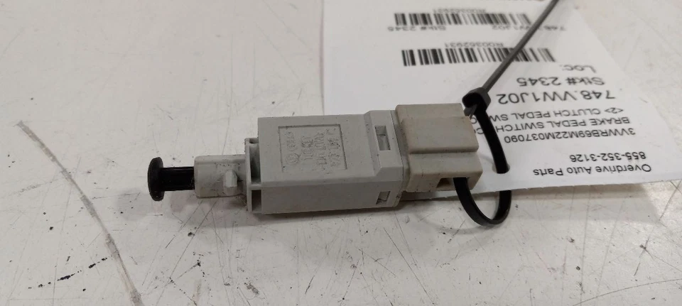 Volkswagen Jetta Brake Pedal Switch 2003 2002 2001 2000 - Image 2 of 4