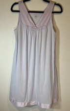 Vanity Fair Night Gown Size Small Light Purple w Silky accents Romantic Feminine