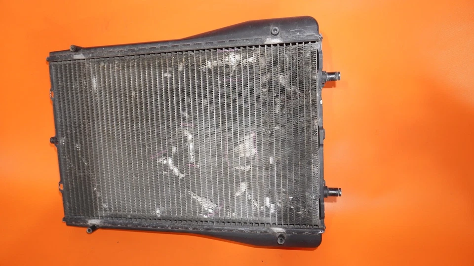 PORSCHE 911 TURBO RADIATOR RIGHT 2002 2003 2004 2005 2006 2007 2008 2009 2010 - Image 3 of 4
