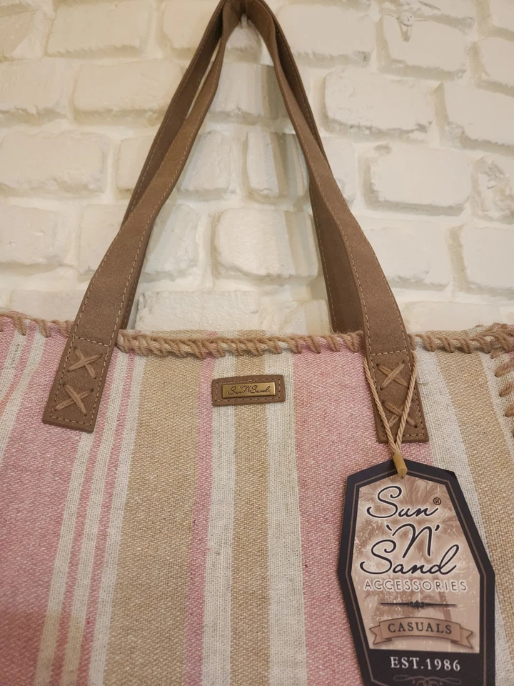 Bolso de Mano Sun N' SAND NUEVO CON ETIQUETAS Rosa Tostado Rayas Denim Asas de Cuero Sintético Foto 2 de 4