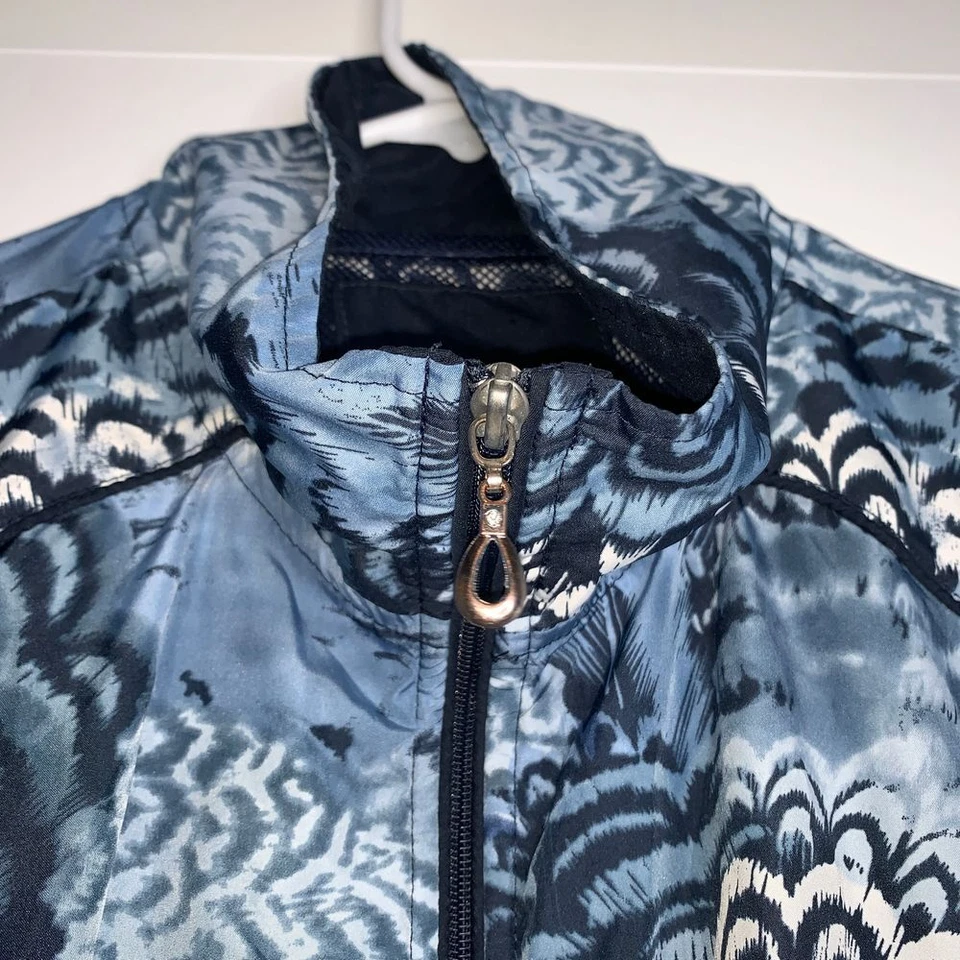 Chaqueta cortavientos Three Hearts para mujer talla XL azul geométrica bolsillos ligeros Foto 3 de 4