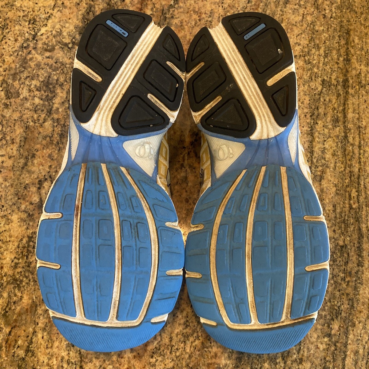 スミ Pearl iZUMi Women's Syncro Fuel Skydex Running Shoe Sneakers