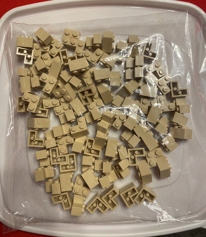 LEGO- NEW- factory sealed #2357 TAN CORNER BRICK 1X2X2-100 PIECES