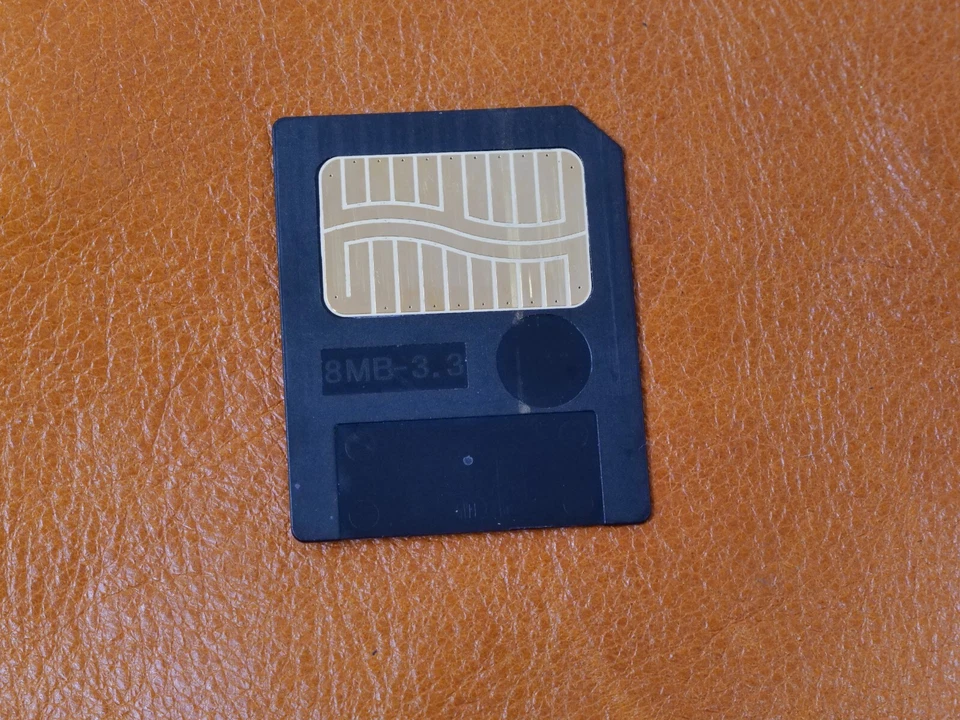 DM197 Fujifilm Smart Media Memory Card 8MB For Vintage Digital Camera - Image 2 of 2